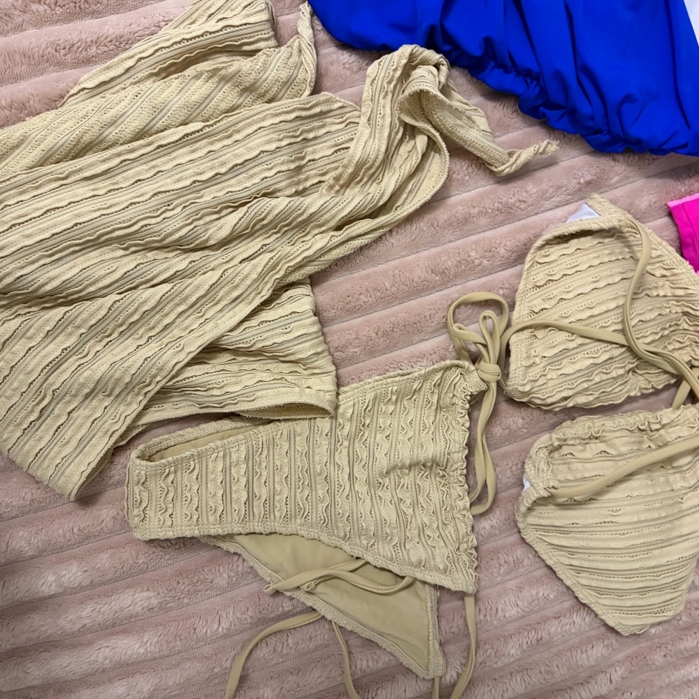 8 Piece SHEIN SWIM Bundle- Large - Picture 4 of 5